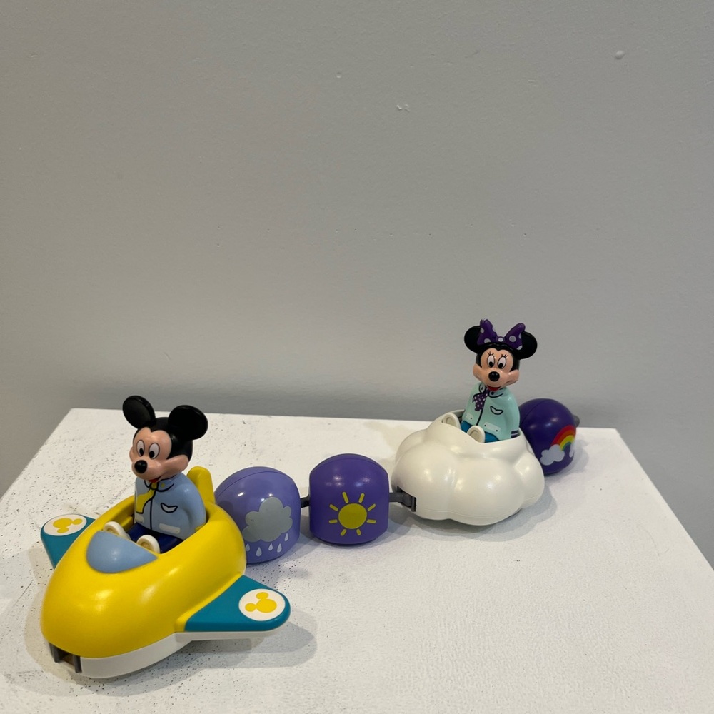 Playmobil 123 Disney Mickey and Minnie Pull-Along Cloud ride Toy Set
